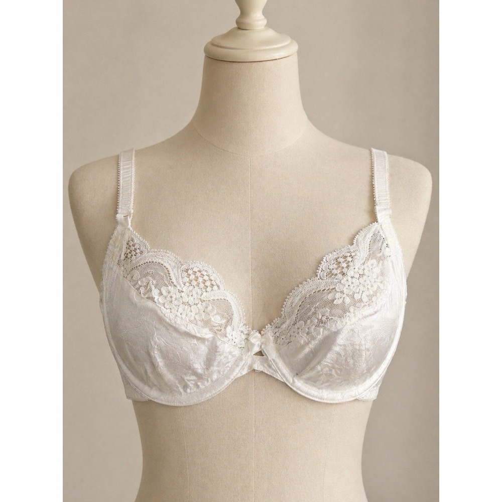Warner's Flowering Lace Bra 34D White Vintage 1980s NOS Deadstock